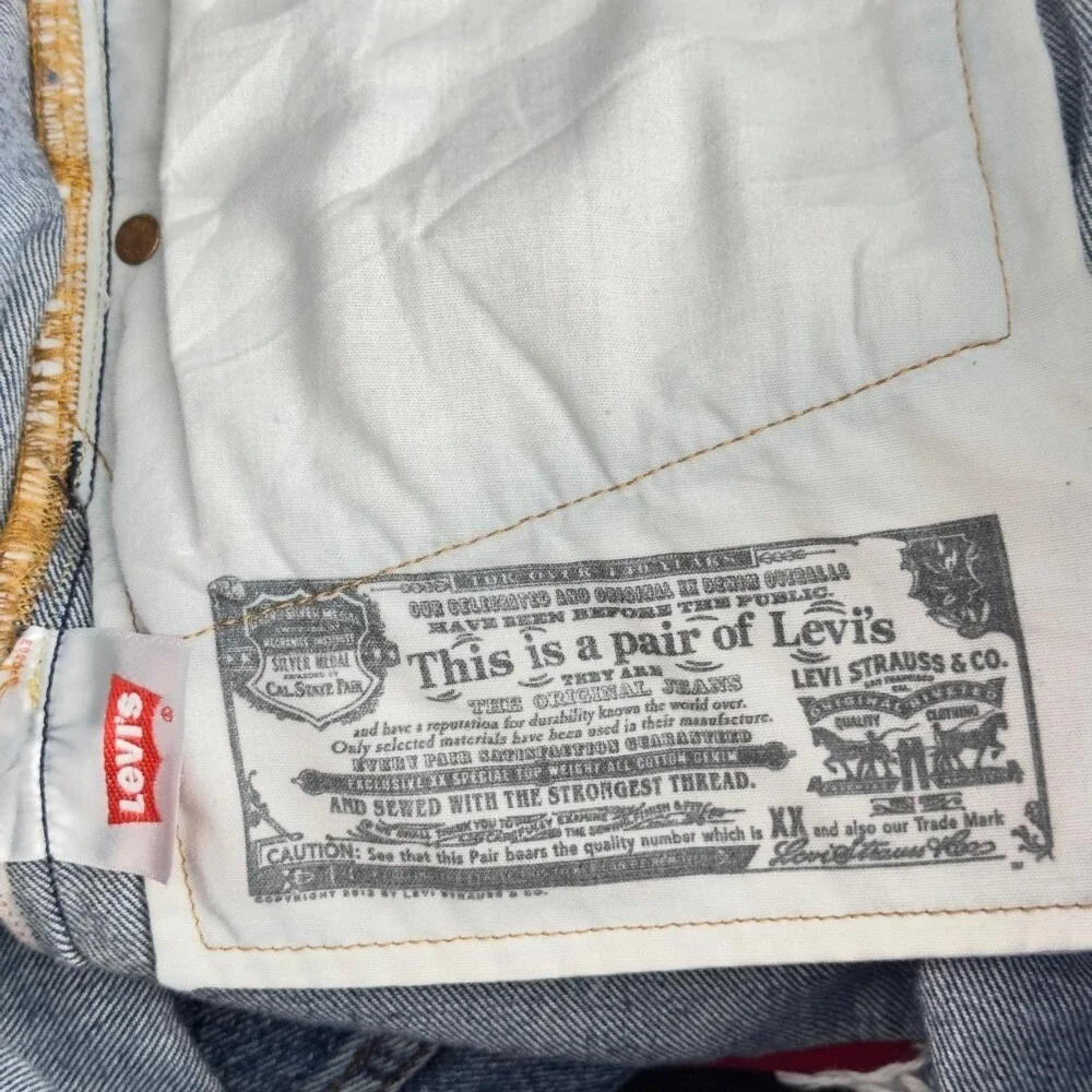 Levi's 501 White Oak Cone Denim Shorts Distressed‎ Women's Size W 32